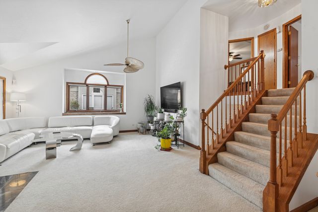 16113 Lake Villa Avenue, Tinley Park, IL 60477