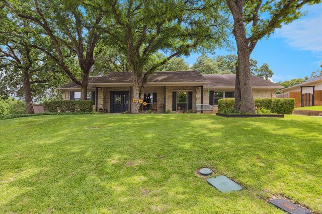 1133 Harris Avenue, Hurst, TX 76053