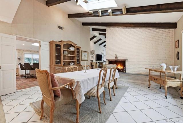 85 Hickory Drive, East Hills, NY 11576