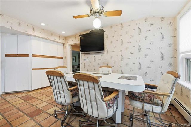 85 Hickory Drive, East Hills, NY 11576