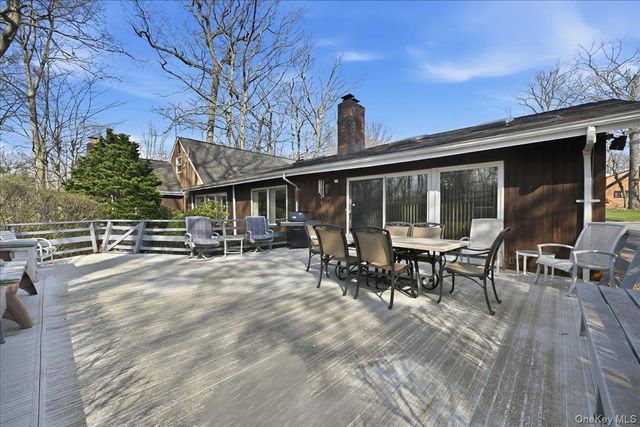 85 Hickory Drive, East Hills, NY 11576