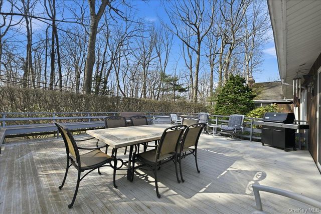 85 Hickory Drive, East Hills, NY 11576