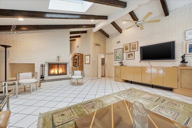 85 Hickory Drive, East Hills, NY 11576