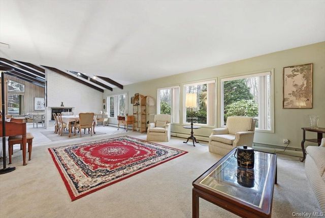 85 Hickory Drive, East Hills, NY 11576