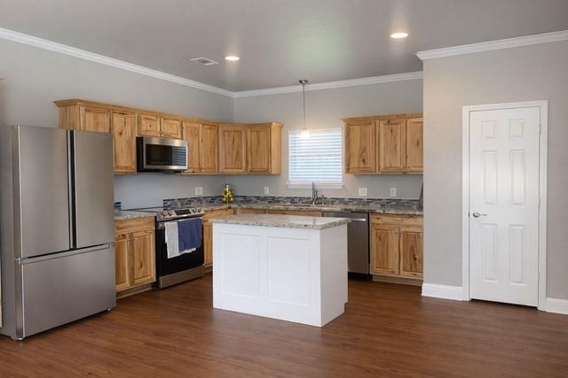 114 Kansas Street, Huntington, TX 75949