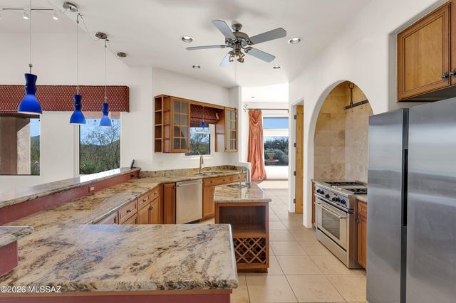 3600 W Eagles View Place, Tucson, AZ 85745