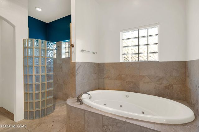 3600 W Eagles View Place, Tucson, AZ 85745