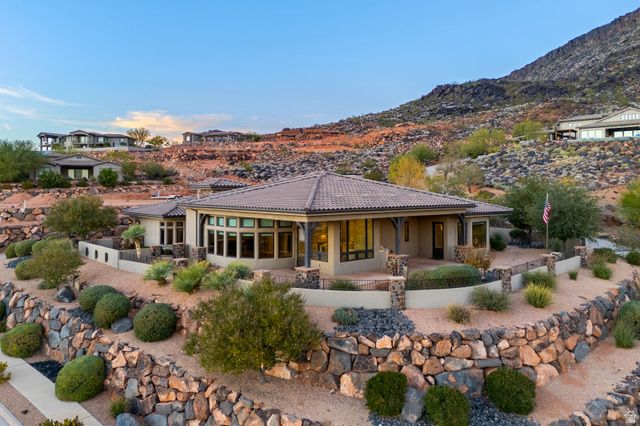 1098 W CRESOLE DR, St. George, UT 84770