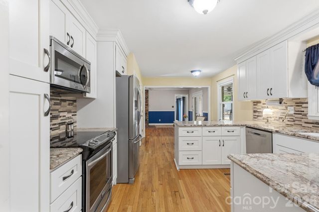 6824 April Lane, Charlotte, NC 28215