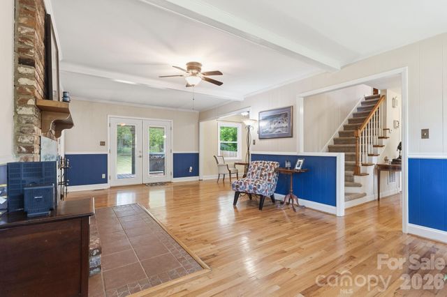 6824 April Lane, Charlotte, NC 28215