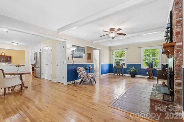 6824 April Lane, Charlotte, NC 28215