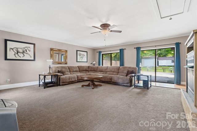 6824 April Lane, Charlotte, NC 28215