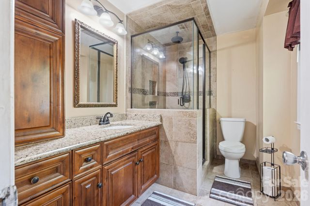 6824 April Lane, Charlotte, NC 28215