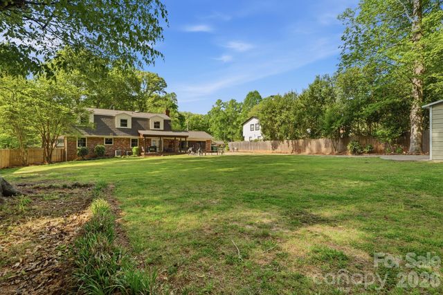 6824 April Lane, Charlotte, NC 28215