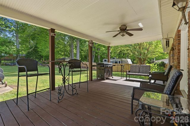 6824 April Lane, Charlotte, NC 28215