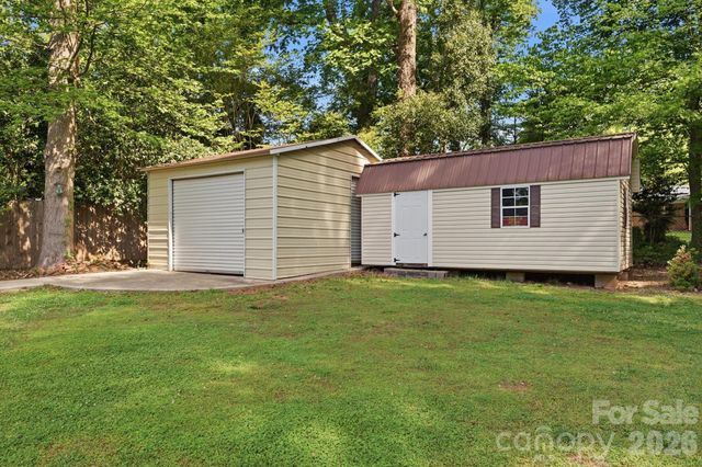 6824 April Lane, Charlotte, NC 28215