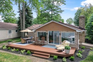 802 Houghton View Drive, Prudenville, MI 48651
