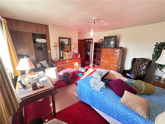 5323 Broad St, Garfield, PA 15224