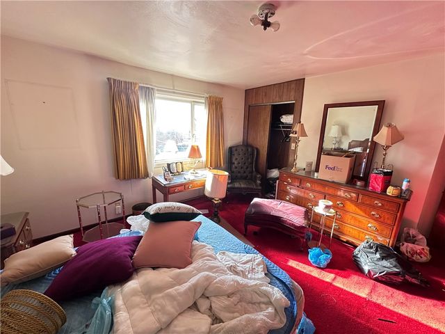 5323 Broad St, Garfield, PA 15224