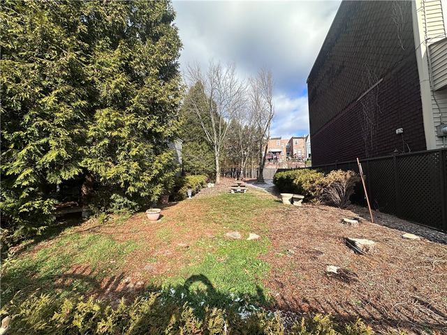 5323 Broad St, Garfield, PA 15224