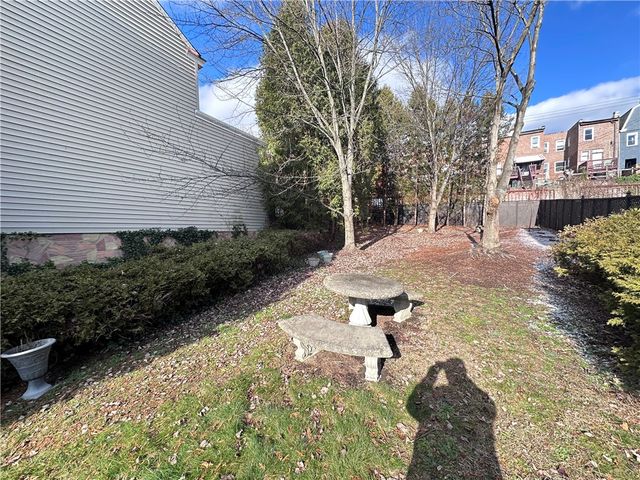 5323 Broad St, Garfield, PA 15224