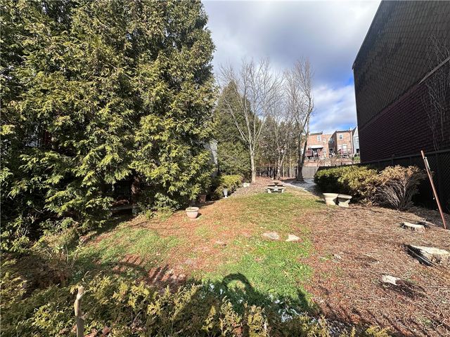 5323 Broad St, Garfield, PA 15224