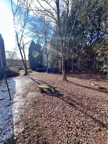 5323 Broad St, Garfield, PA 15224