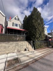 5323 Broad St, Garfield, PA 15224