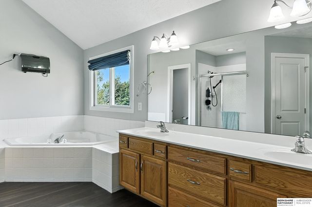 19350 Patterson Street, Omaha, NE 68135