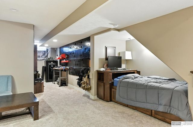 19350 Patterson Street, Omaha, NE 68135