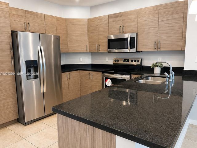 2574 SW 81st Ter 2564, Miramar, FL 33025