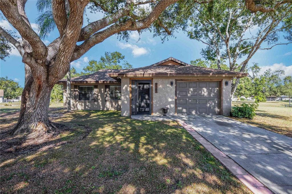 5707 DEER HOLLOW LANE W, Sarasota, FL 34232