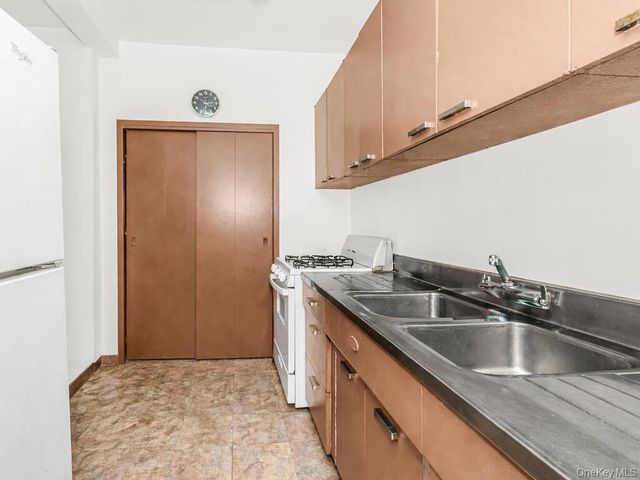 4 Fordham Hill Oval 1A, Bronx, NY 10468
