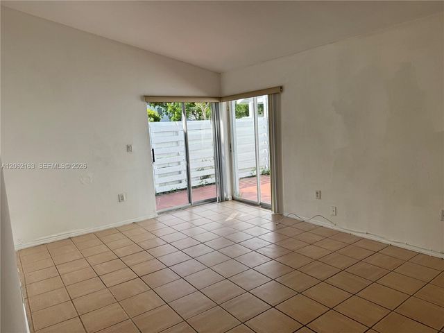 14700 SW 139th Ave 4-40, Miami, FL 33186