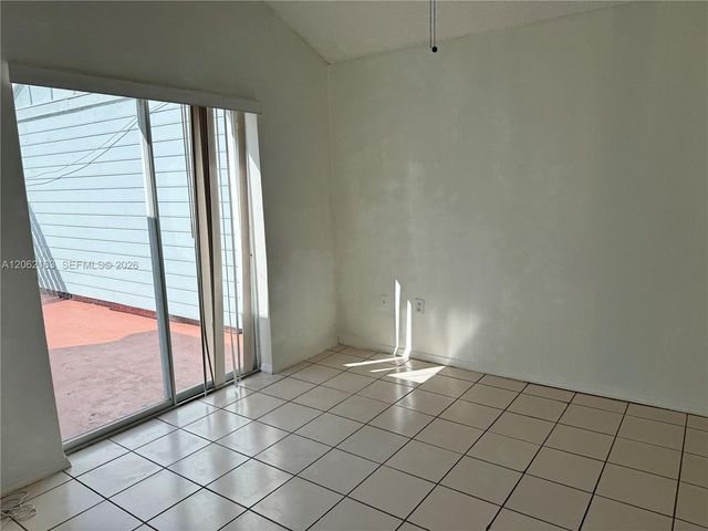 14700 SW 139th Ave 4-40, Miami, FL 33186