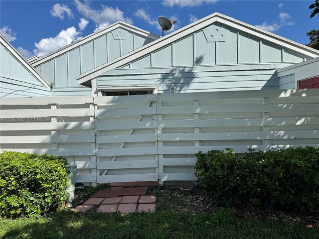 14700 SW 139th Ave 4-40, Miami, FL 33186