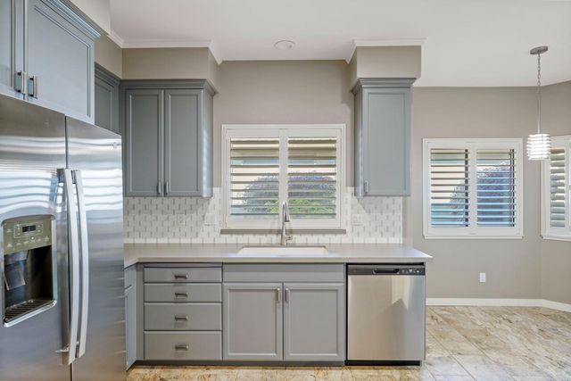 2486 Central Park Dr, Lodi, CA 95242