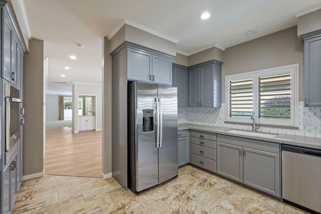 2486 Central Park Dr, Lodi, CA 95242