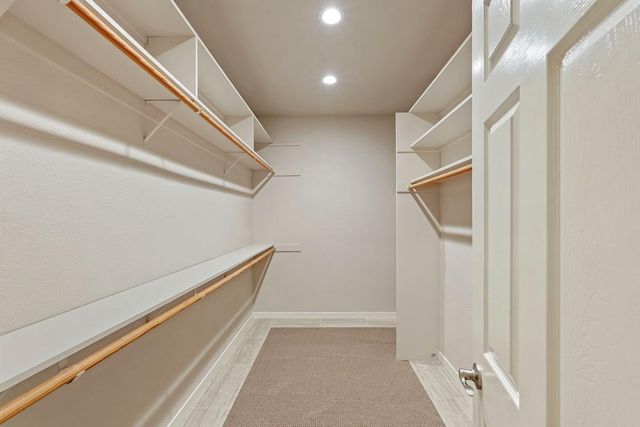 2486 Central Park Dr, Lodi, CA 95242
