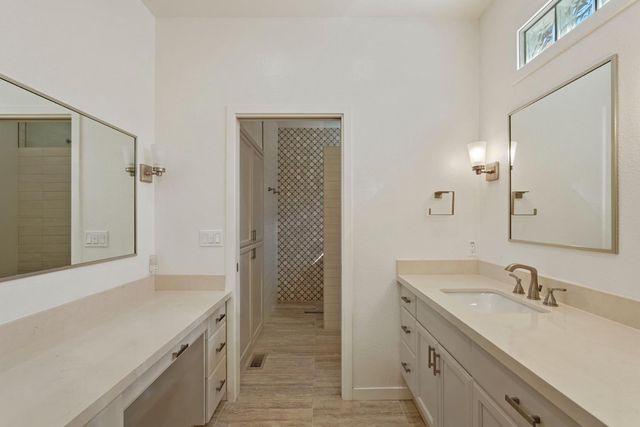 2486 Central Park Dr, Lodi, CA 95242