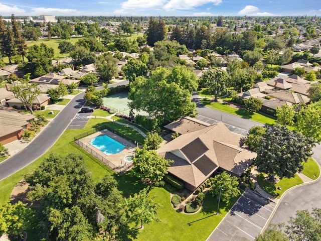 2486 Central Park Dr, Lodi, CA 95242