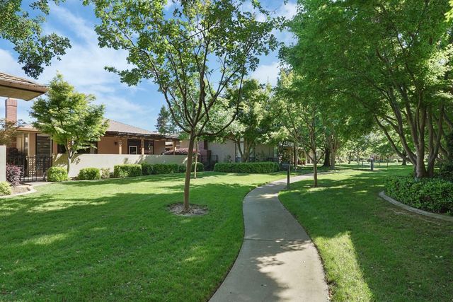 2486 Central Park Dr, Lodi, CA 95242