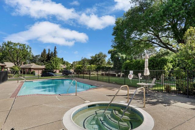 2486 Central Park Dr, Lodi, CA 95242