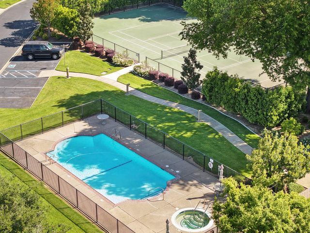 2486 Central Park Dr, Lodi, CA 95242