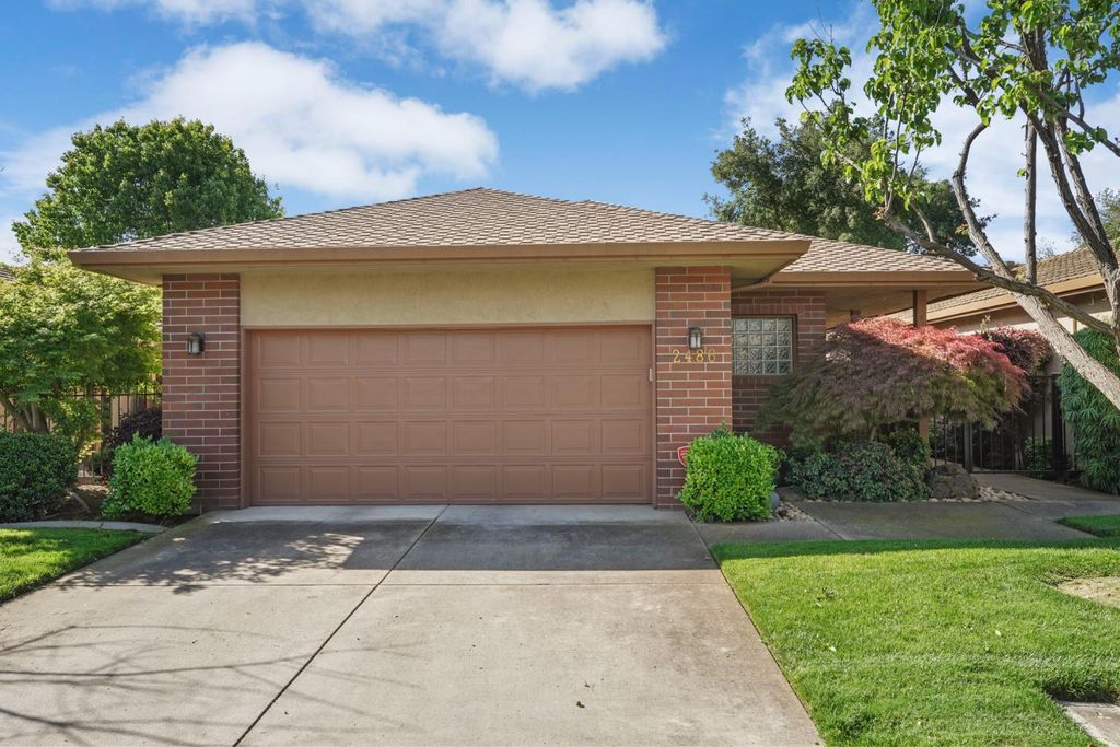 2486 Central Park Dr, Lodi, CA 95242
