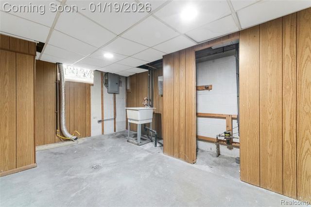 26690 Fernwood Street, Roseville, MI 48066