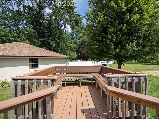 26690 Fernwood Street, Roseville, MI 48066