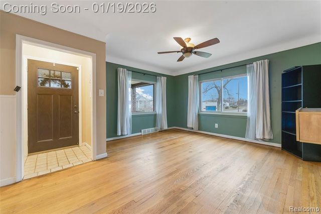 26690 Fernwood Street, Roseville, MI 48066