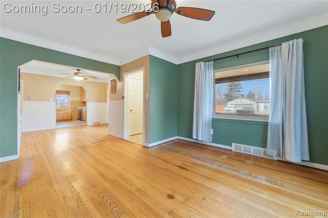 26690 Fernwood Street, Roseville, MI 48066