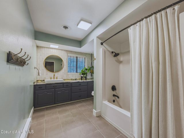 1996 E Lancaster RD, Hayden, ID 83835